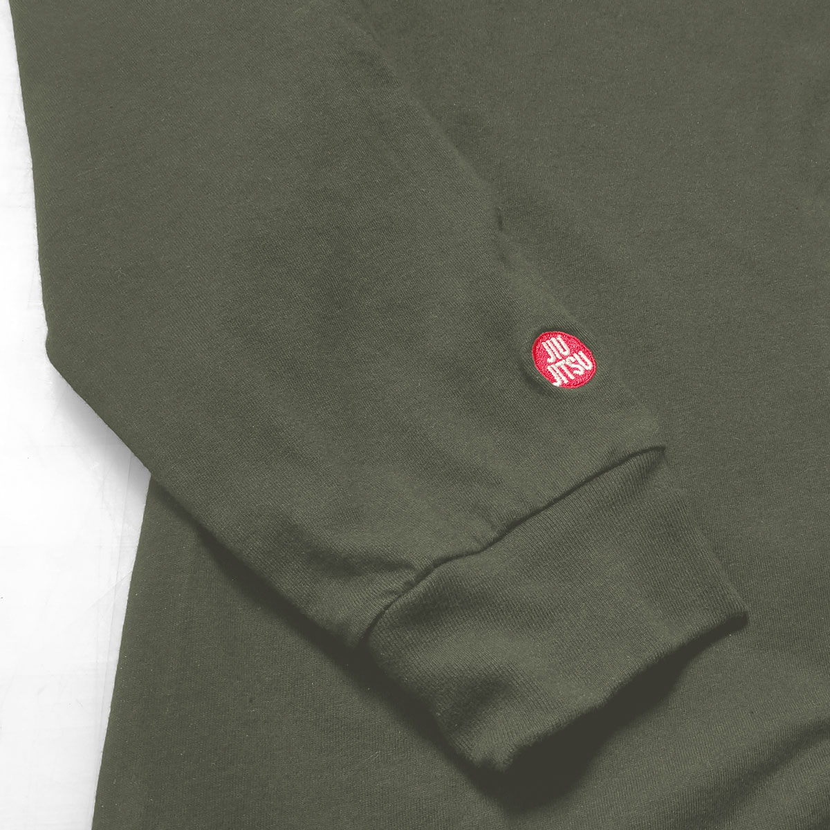 longsleeve-embroidery-detail-olive